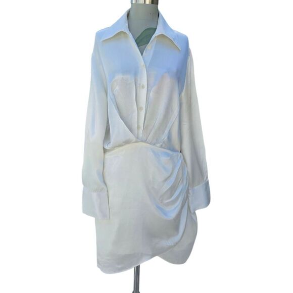 Elegant White Wrap Dress - Picture 3 of 16